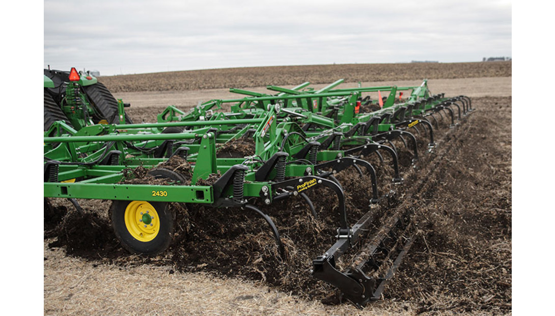 JD_2430-chisel-plow